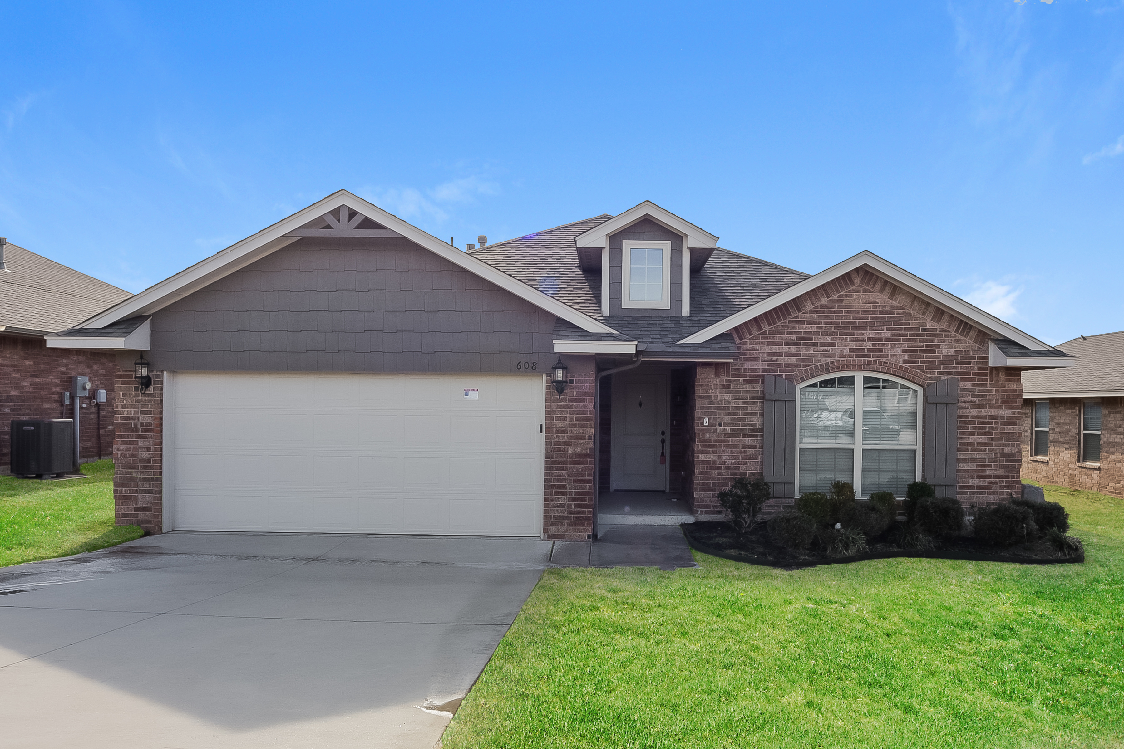 608 Talon Dr Norman, OK 73072